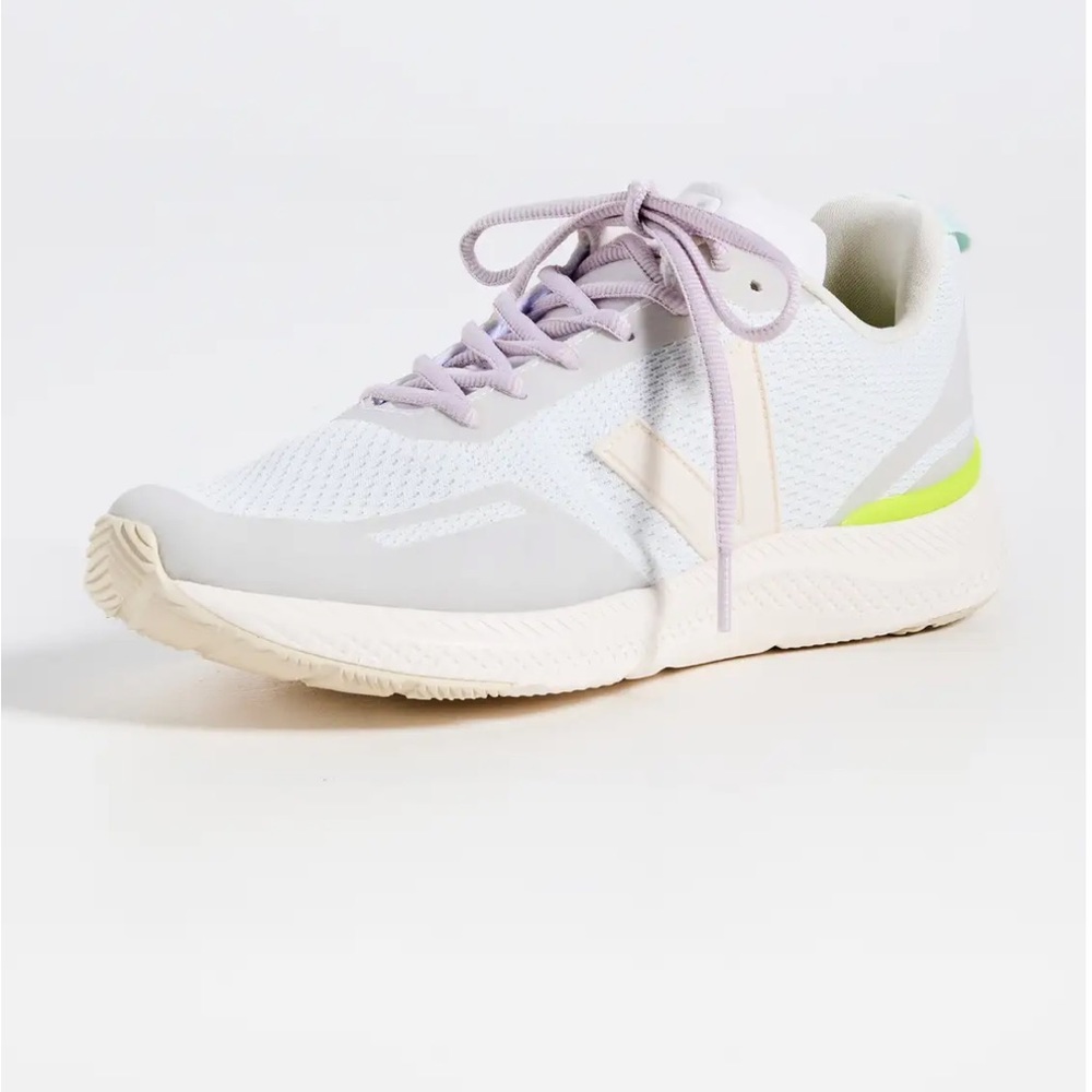 Veja Impala Sneaker in Frost/Cream sizes 40EU/9US, 39EU/8US New in Box